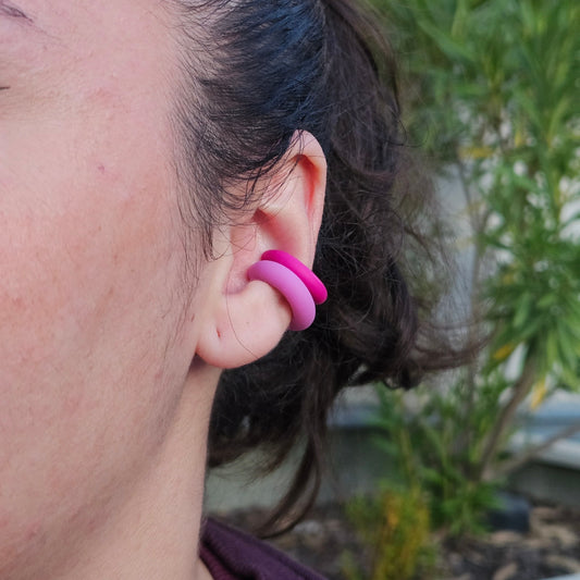 Ear cuff magenta